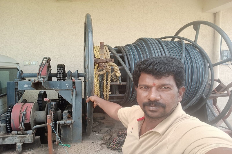 Borewell Pump Lifting Machine